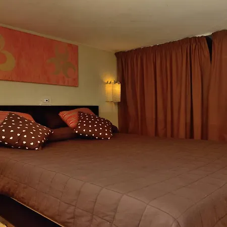 Couette-café Kiara 2*